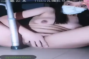 Gadis Cantik Pramugari Eksekusi Goyang Maut