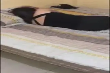 Lagi Tiduran Di Ewe