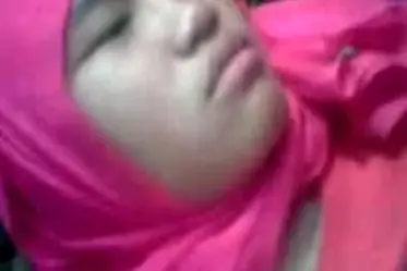 Video ML Cewek Berjilbab di Hutan
